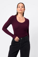 Load image into Gallery viewer, Mossman Lincoln Top - Cherry Lacquer Hyde Boutique