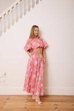 Load image into Gallery viewer, Caitlin Crisp Horizon Crop - Watercolour Floral Hyde Boutique