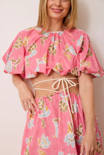 Load image into Gallery viewer, Caitlin Crisp Horizon Crop - Watercolour Floral Hyde Boutique