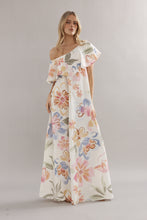 Load image into Gallery viewer, Caitlin Crisp Chloe Gown - Tea Party Floral Hyde Boutique