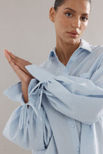 Load image into Gallery viewer, Caitlin Crisp Sonny Shirt - Blue