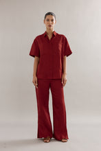 Load image into Gallery viewer, Caitlin Crisp Crisp Shirt - Maroon Linen