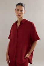 Load image into Gallery viewer, Caitlin Crisp Crisp Shirt - Maroon Linen
