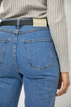 Load image into Gallery viewer, Marlow The Easy Straight Jean - Vintage Mid Wash Hyde Boutique