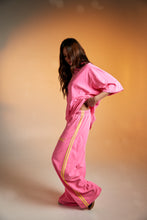 Load image into Gallery viewer, Sabbi The Stand Out Tee - Fluro Pink