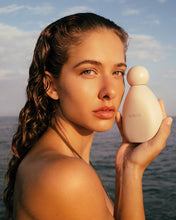 Load image into Gallery viewer, Raaie Golden Nectar Mānuka Honey Enzyme Cleanser Hyde Boutique