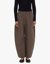 Load image into Gallery viewer, Assembly Label Lola Barrel Pant - Bark