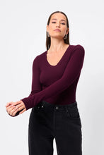 Load image into Gallery viewer, Mossman Lincoln Top - Cherry Lacquer Hyde Boutique