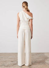 Load image into Gallery viewer, Esmaee View Blouse - Cream Crinkle Hyde Boutique