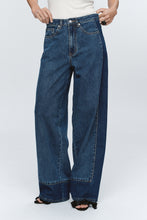 Load image into Gallery viewer, Marle Border Jean - Washed Indigo Hyde Boutique