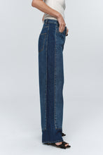 Load image into Gallery viewer, Marle Border Jean - Washed Indigo Hyde Boutique