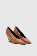 Load image into Gallery viewer, Rhys Pump - Tan Hyde Boutique
