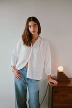 Load image into Gallery viewer, Mahsa Everyday Blouse - White Hyde Boutique