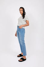Load image into Gallery viewer, Marlow The Easy Straight Jean - Vintage Mid Wash Hyde Boutique