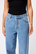 Load image into Gallery viewer, Mossman Frequency Jean - Vintage Blue Apparel > Women > Clothing > Pants > Jeans > Mossman Hyde Boutique