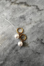 Load image into Gallery viewer, Castel & Co Orb Earrings - Pearl Hyde Boutique