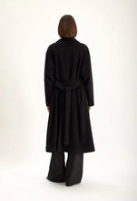 Load image into Gallery viewer, Jac + Jack Eaze Coat - Black