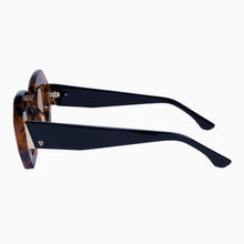 Load image into Gallery viewer, Valley Eyewear Opera - Honey Tort/ Black Gradient Lens  Hyde Boutique