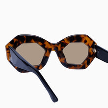 Load image into Gallery viewer, Valley Eyewear Opera - Honey Tort/ Black Gradient Lens  Hyde Boutique