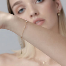 Load image into Gallery viewer, Silk & Steel Dotty Pearl Bracelet - Pearl/Silver Apparel > Women > Accessories > Jewellery > Necklaces > Silk & Steel Hyde Boutique