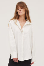 Load image into Gallery viewer, Cloth & Co The Classic Shirt - White Hyde Boutique