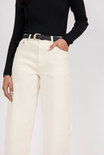 Load image into Gallery viewer, Marlow The Essential Belt - Black/Gold Hyde Boutique