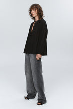 Load image into Gallery viewer, Marle Valerie Top - Black Hyde Boutique