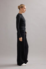 Load image into Gallery viewer, Caitlin Crisp Beau Merino - Black Hyde Boutique