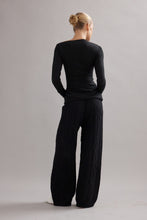 Load image into Gallery viewer, Caitlin Crisp Beau Merino - Black Hyde Boutique