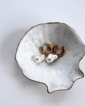 Load image into Gallery viewer, Castel & Co Pearl Earrings - Gold Hyde Boutique