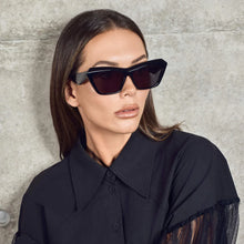 Load image into Gallery viewer, Valley Eyewear Piaf - Gloss Black w. Silver Metal / Black Lens Hyde Boutique