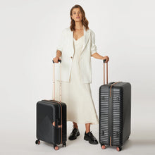 Load image into Gallery viewer, Saben Medium Luggage Suitcase Bag - Black Hyde Boutique