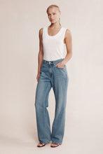 Load image into Gallery viewer, Marle Classic Jean - Light Wash 01 Hyde Boutique