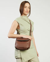 Load image into Gallery viewer, SABEN Fifi Crossbody Bag - Umber
