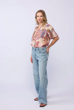 Load image into Gallery viewer, Drama The Label Dalila Top - Pink Paisley
