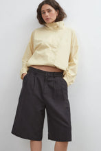 Load image into Gallery viewer, Commonplace Longline Short - Black
