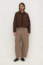 Load image into Gallery viewer, Assembly Label Elaine Washed Cotton Pant - Dark Sand
