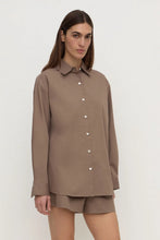 Load image into Gallery viewer, Assembly Label Micha Poplin L/S Shirt - Dark Sand
