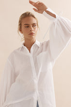 Load image into Gallery viewer, Caitlin Crisp Sunny Beach Shirt - White Voile Arriving March Hyde Boutique
