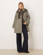 Load image into Gallery viewer, Barbour Kennedy Showerproof Jacket - Sage Houndstooth/Mist
