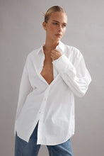 Load image into Gallery viewer, Caitlin Crisp Vienna Shirt - White
