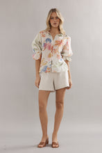 Load image into Gallery viewer, Caitlin Crisp Soho Blouse - Tea Party Floral Hyde Boutique
