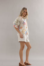 Load image into Gallery viewer, Caitlin Crisp Soho Blouse - Tea Party Floral Hyde Boutique

