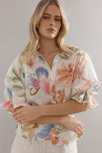 Load image into Gallery viewer, Caitlin Crisp Soho Blouse - Tea Party Floral Hyde Boutique
