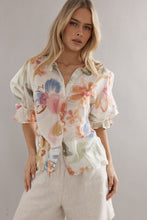 Load image into Gallery viewer, Caitlin Crisp Soho Blouse - Tea Party Floral Hyde Boutique
