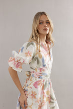 Load image into Gallery viewer, Caitlin Crisp Bloom Dress - Tea Party Floral Hyde Boutique
