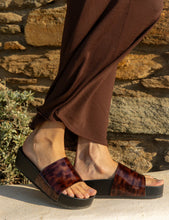 Load image into Gallery viewer, La Tribe Platform Slide - Animal
