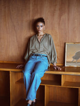 Load image into Gallery viewer, Måhsa Everyday Blouse - Kelp
