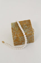 Load image into Gallery viewer, Porter Chubby Pearl Necklace - Gold
