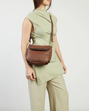 Load image into Gallery viewer, SABEN Fifi Crossbody Bag - Umber
